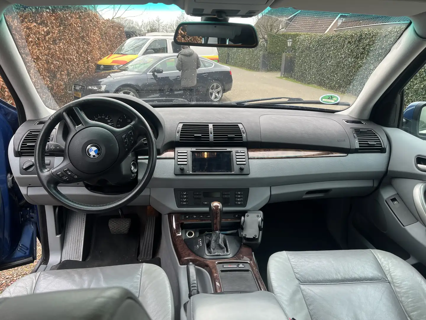 BMW 4.4i Синій - 2