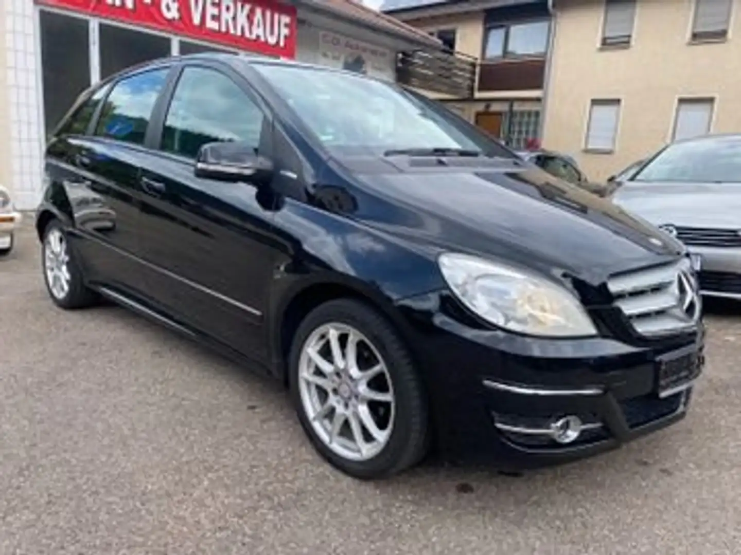 Mercedes-Benz B 180 B 180*Pano*PDC*SHZ*Klima*Sport Schwarz - 2