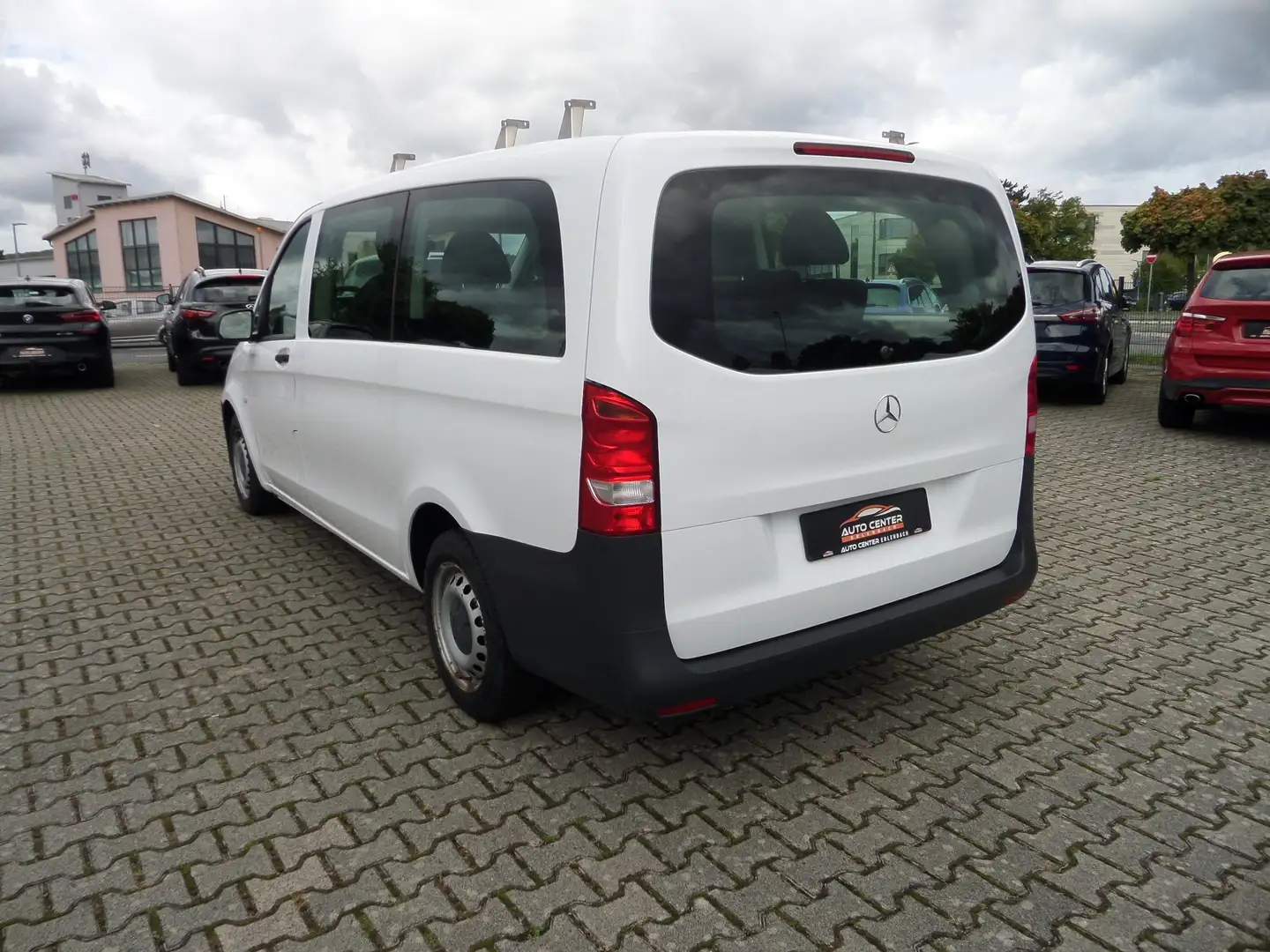 Mercedes-Benz Vito 111 CDI Tourer Pro Lang+Standhzg+Klima+8xLeder+1.H Weiß - 2