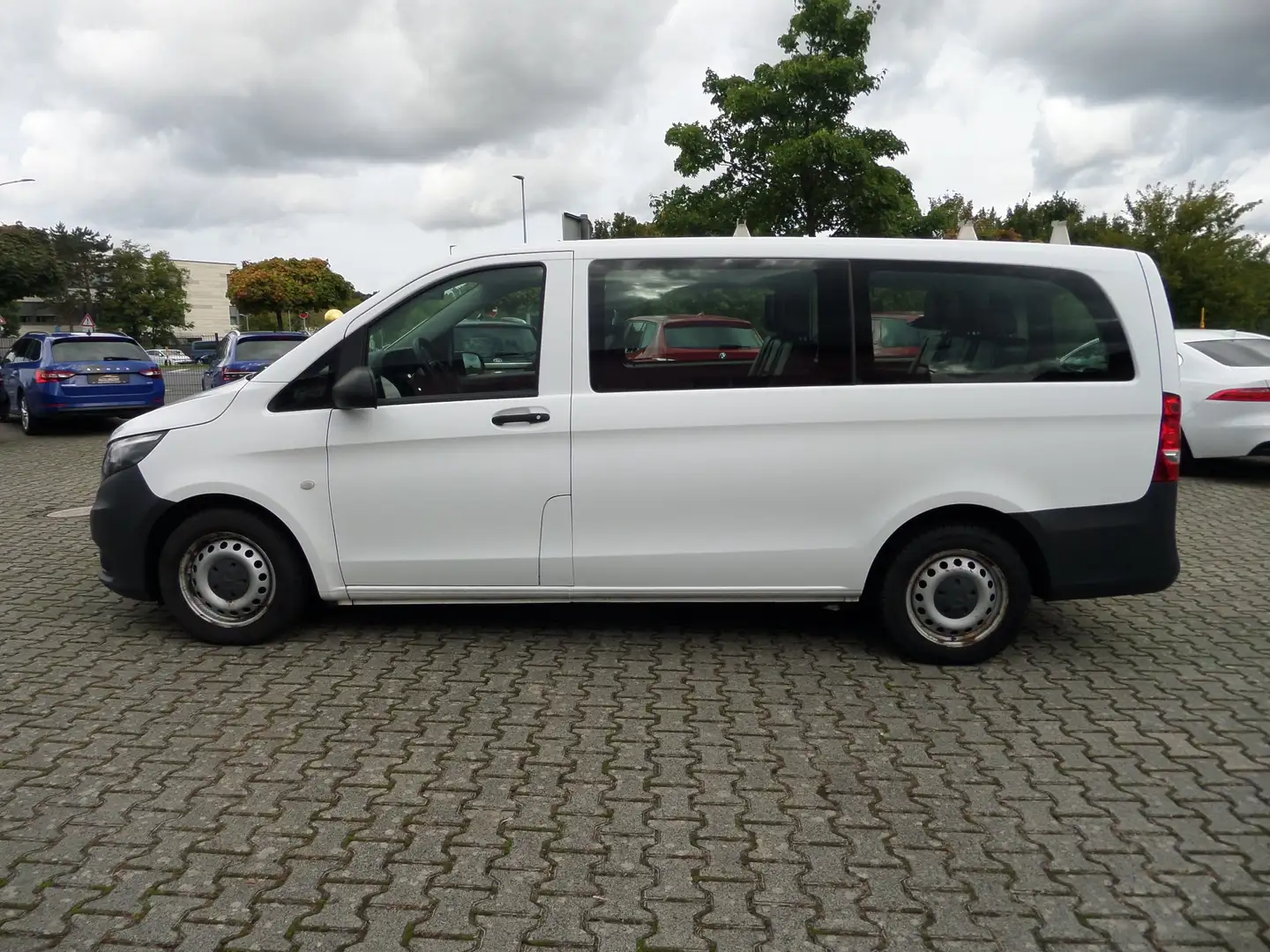 Mercedes-Benz Vito 111 CDI Tourer Pro Lang+Standhzg+Klima+8xLeder+1.H Weiß - 1