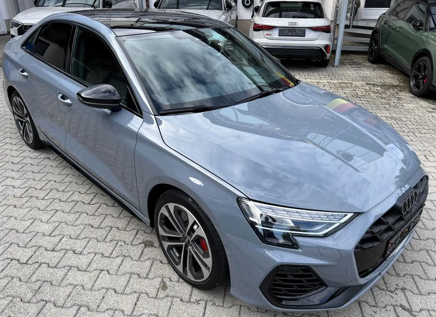 Audi S3 Limousinequattro PORSCHE Arktikgrau,Akrapovic Grau - 1