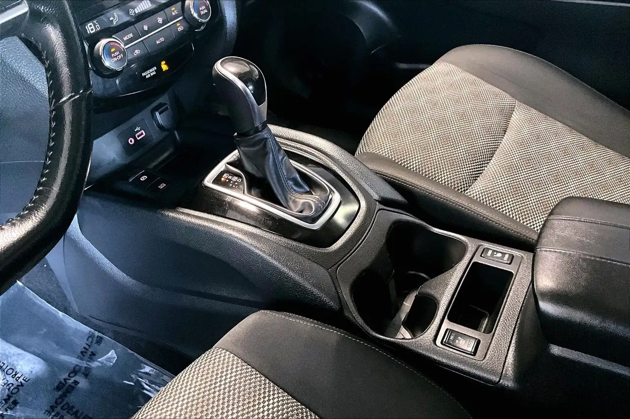 Nissan Qashqai снимка Nissan Qashqai