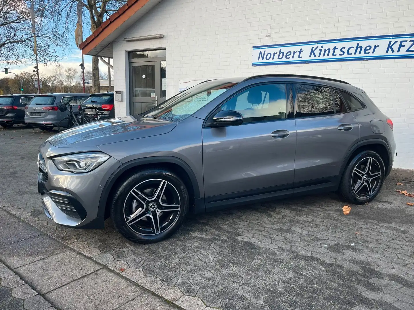 Mercedes-Benz GLA 180 AMG-Line Night P.aket 19" Kamera Gris - 2
