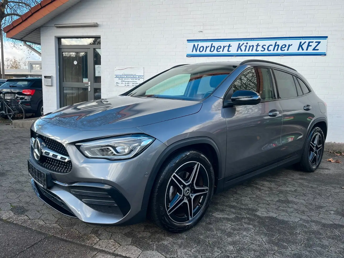 Mercedes-Benz GLA 180 AMG-Line Night P.aket 19" Kamera Gris - 1