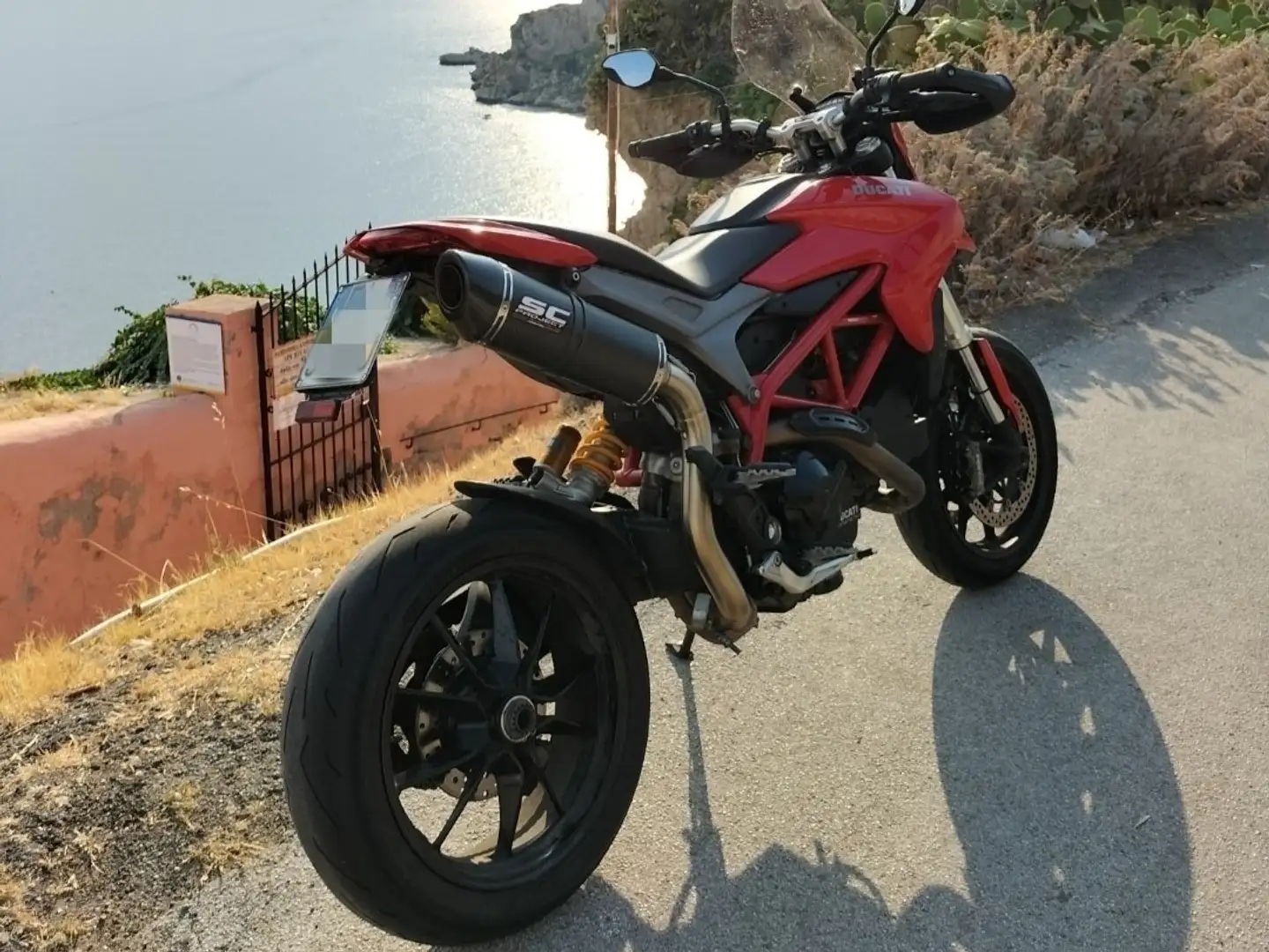 Ducati Hypermotard 821 Rood - 1