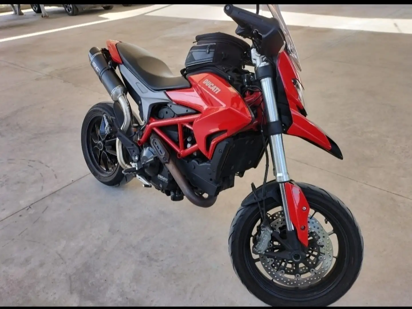 Ducati Hypermotard 821 Czerwony - 2