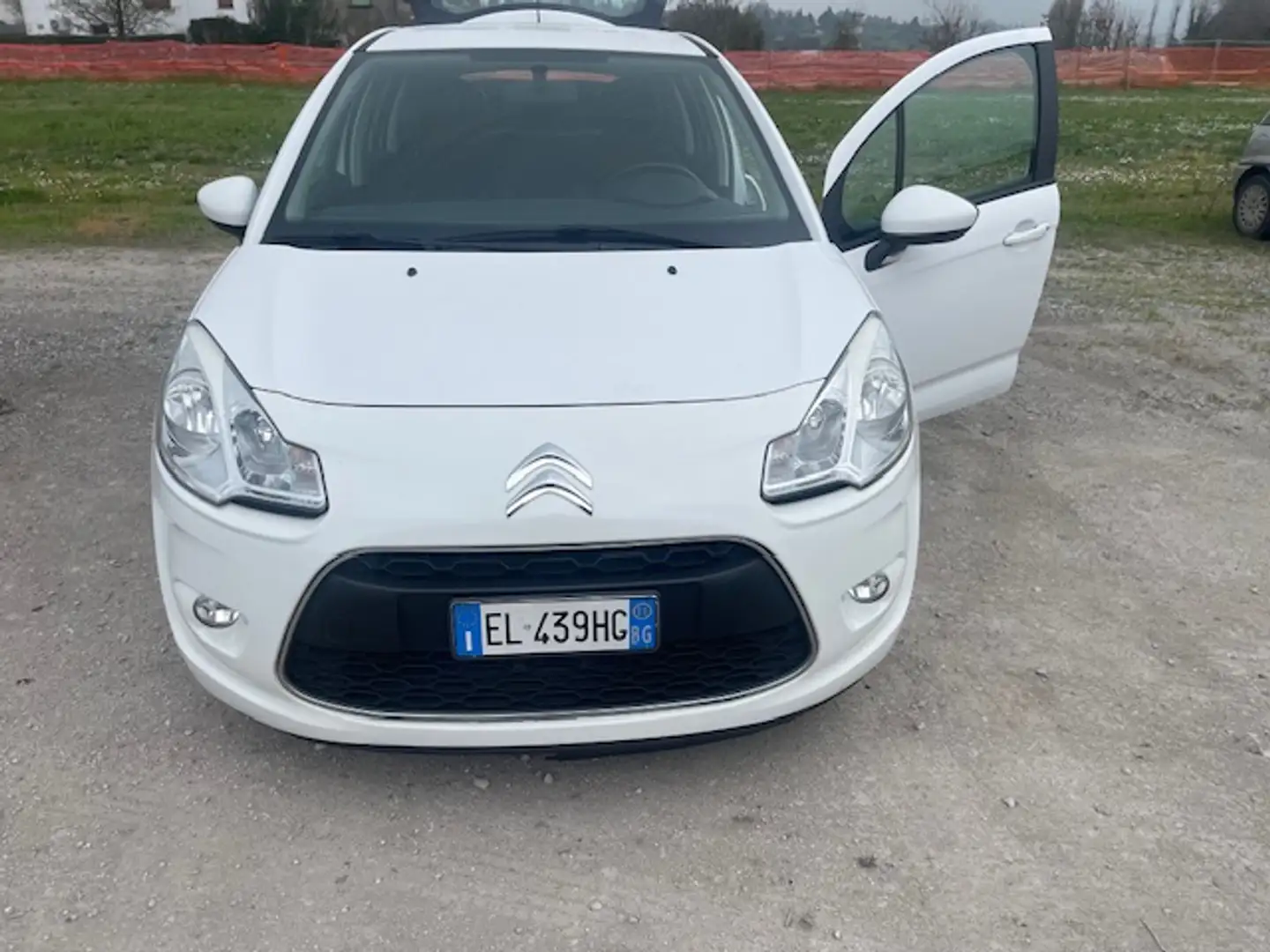 Citroen C3 C3 II 2009 1.1 Attraction Weiß - 1