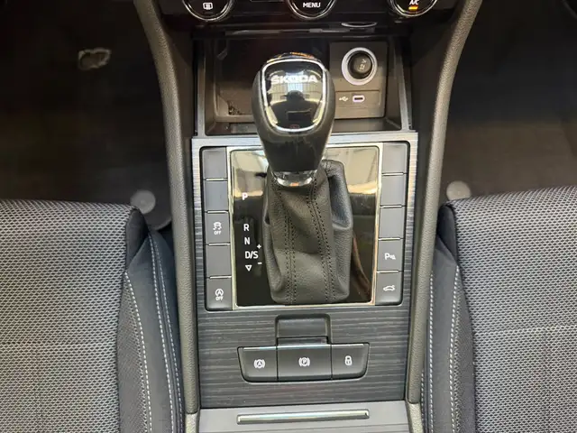 Skoda Superb view 13