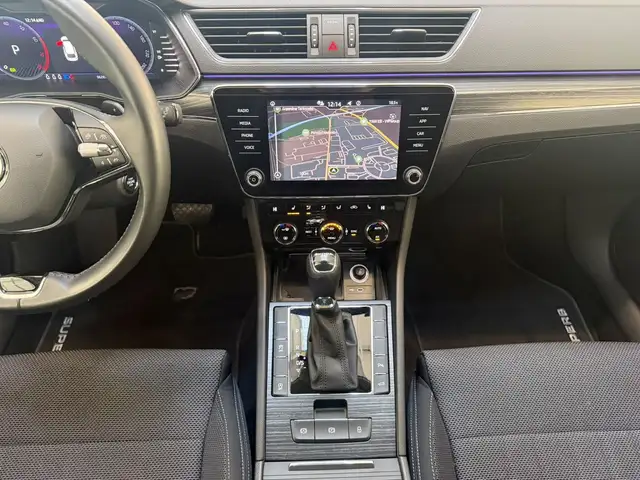 Skoda Superb view 11