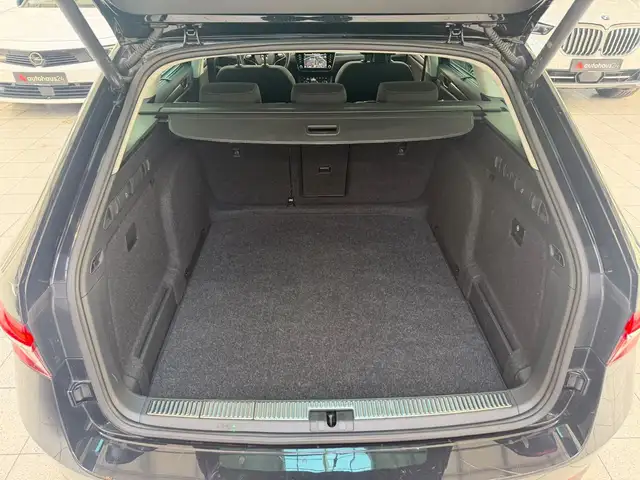 Skoda Superb view 6