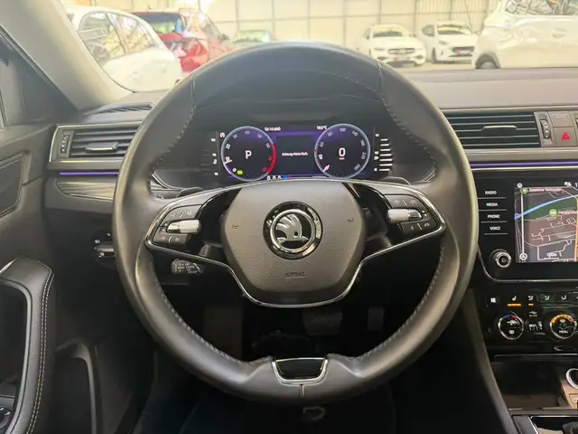 Skoda Superb view 10