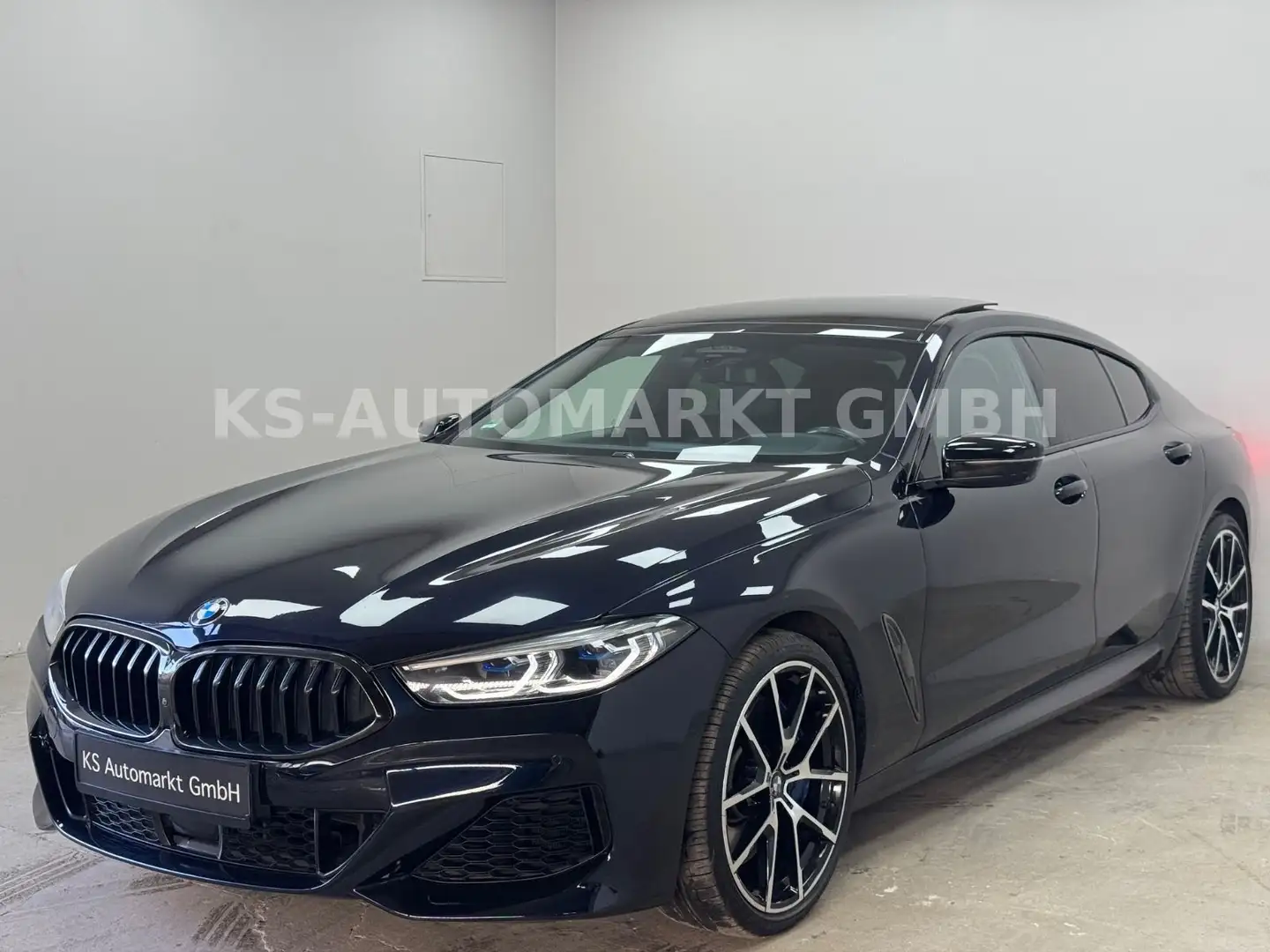 BMW M850 i Gran Coupe xDrive*Panorama*360°*Head-Up* Чорний - 1