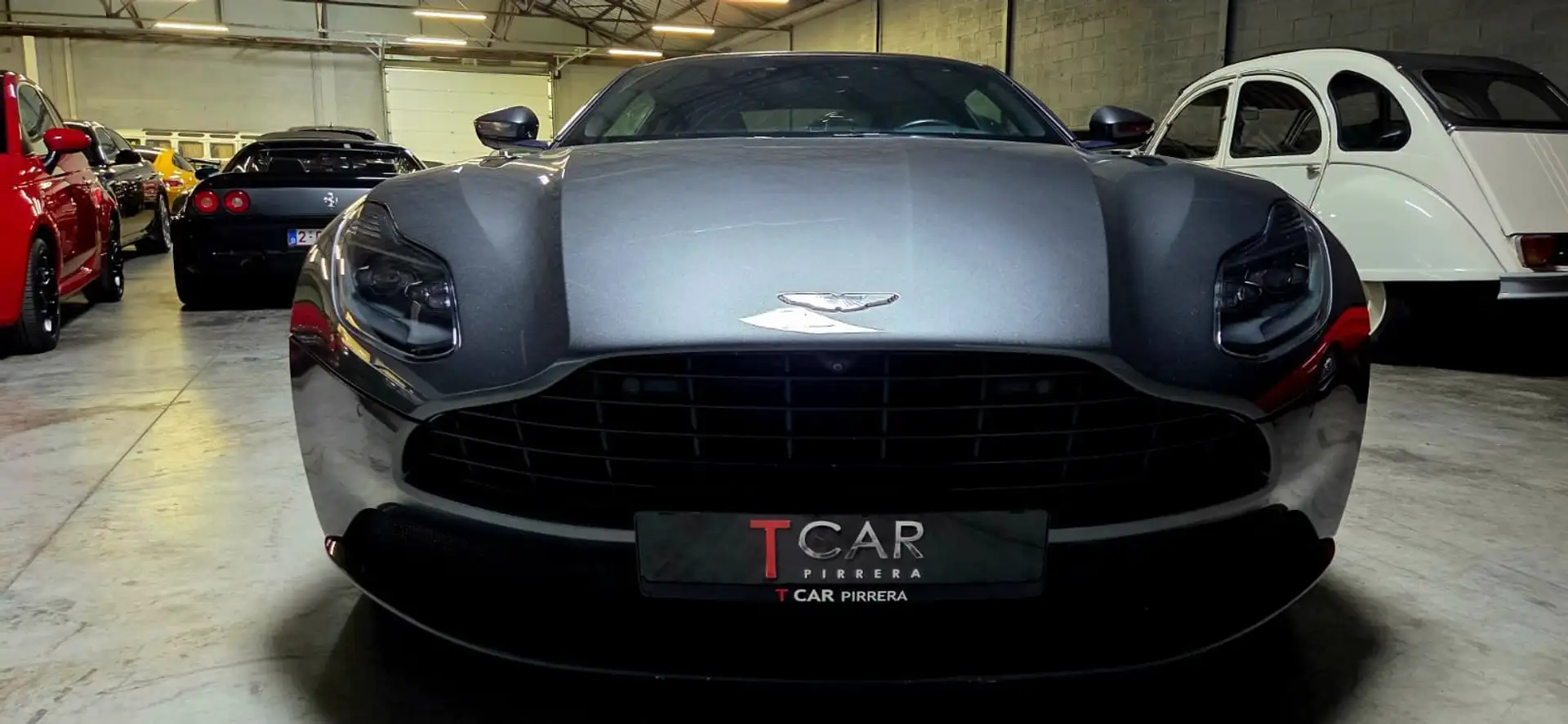 Aston Martin DB11 4.0 V8 BiTurbo TVA RECUPERABLE Grau - 2