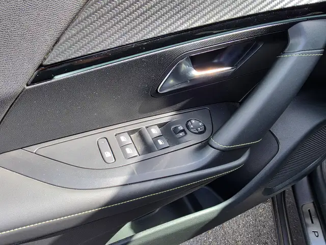 Peugeot 2008 view 8