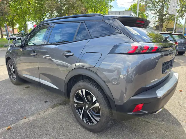 Peugeot 2008 view 4