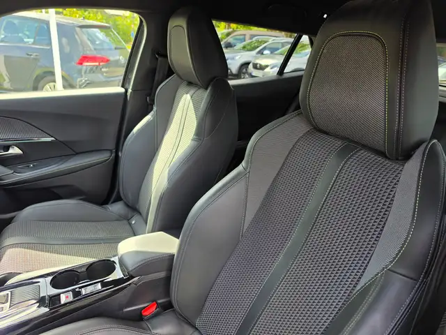 Peugeot 2008 view 10