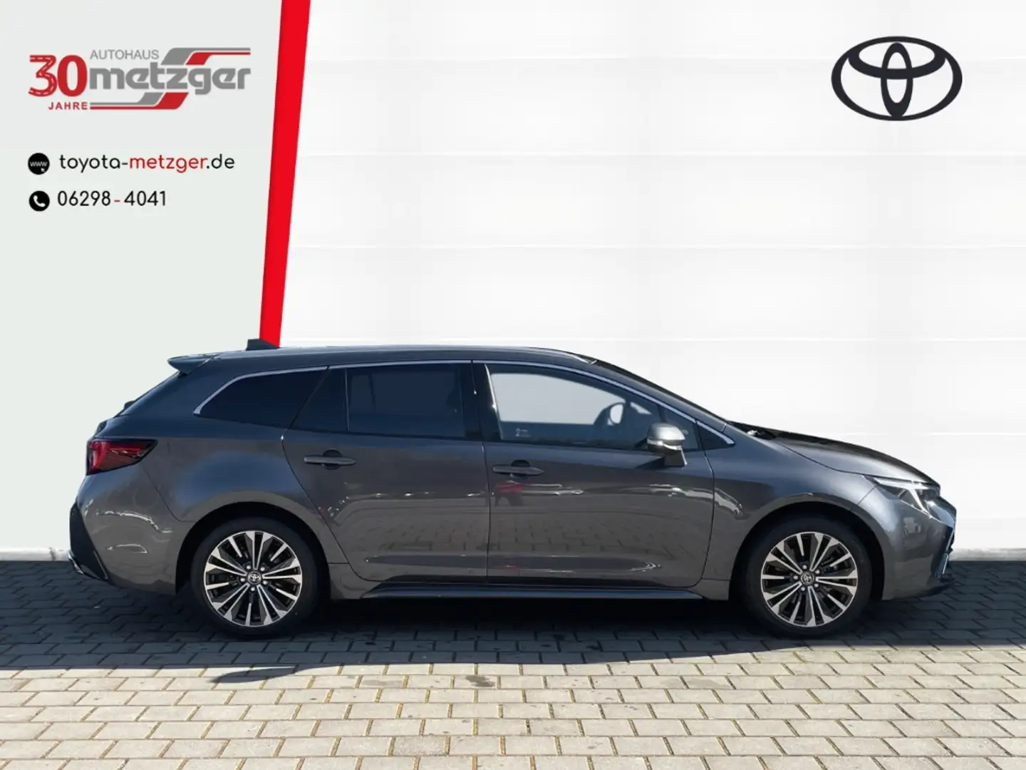 Toyota Corolla Touring Sports 2.0 Hybrid Teamplayer +Kamera +Navi Grijs - 2