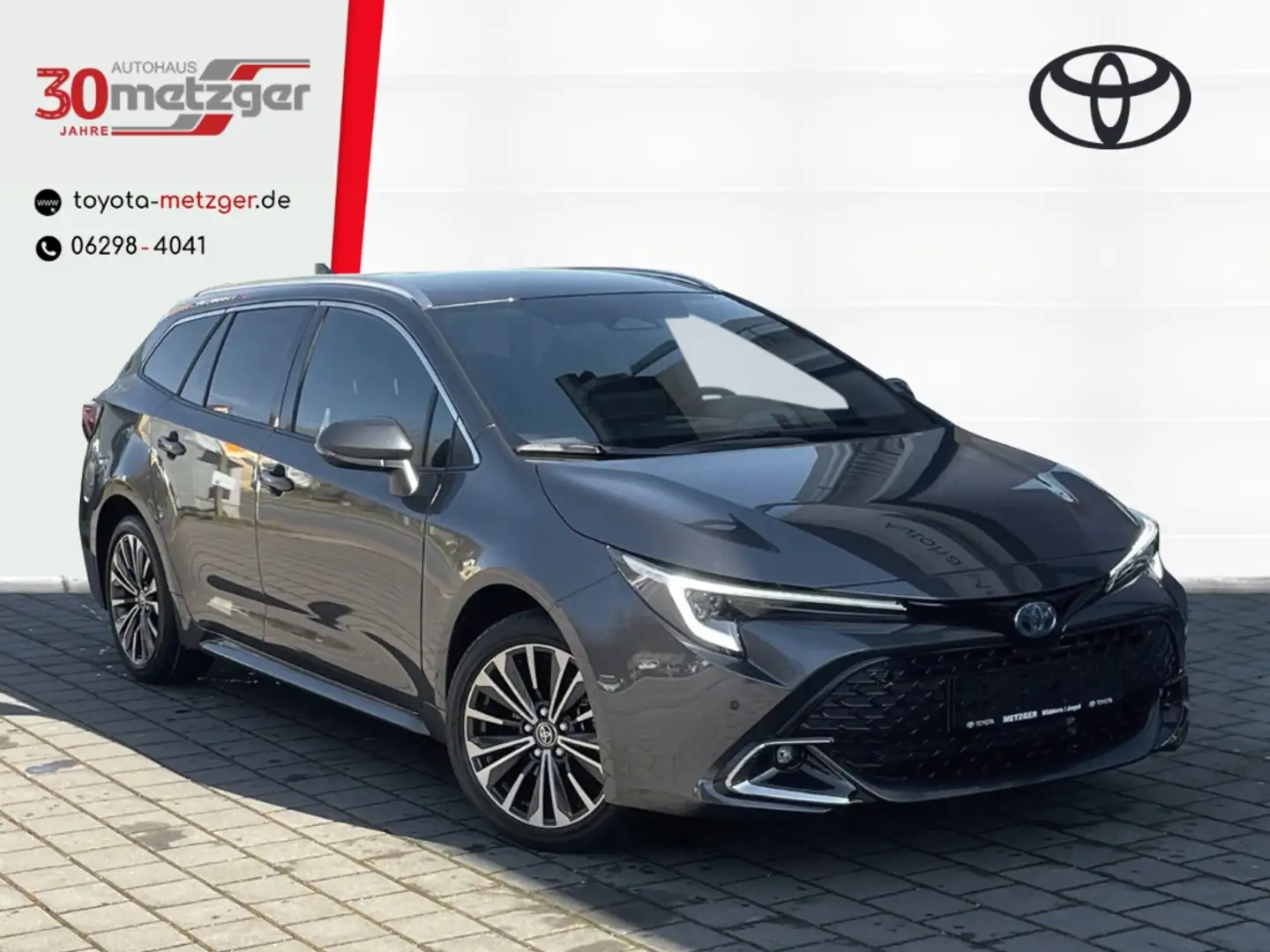 Toyota Corolla Touring Sports 2.0 Hybrid Teamplayer +Kamera +Navi Grijs - 1