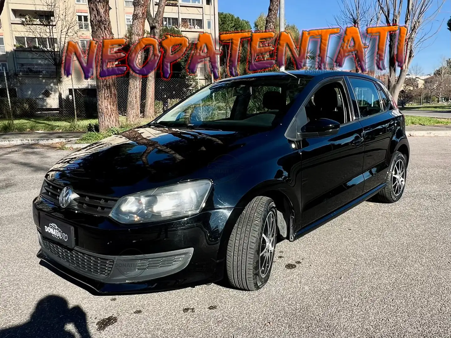 Volkswagen Polo Neopatentati | 5p 1.2 Benzina 44kw Zwart - 1