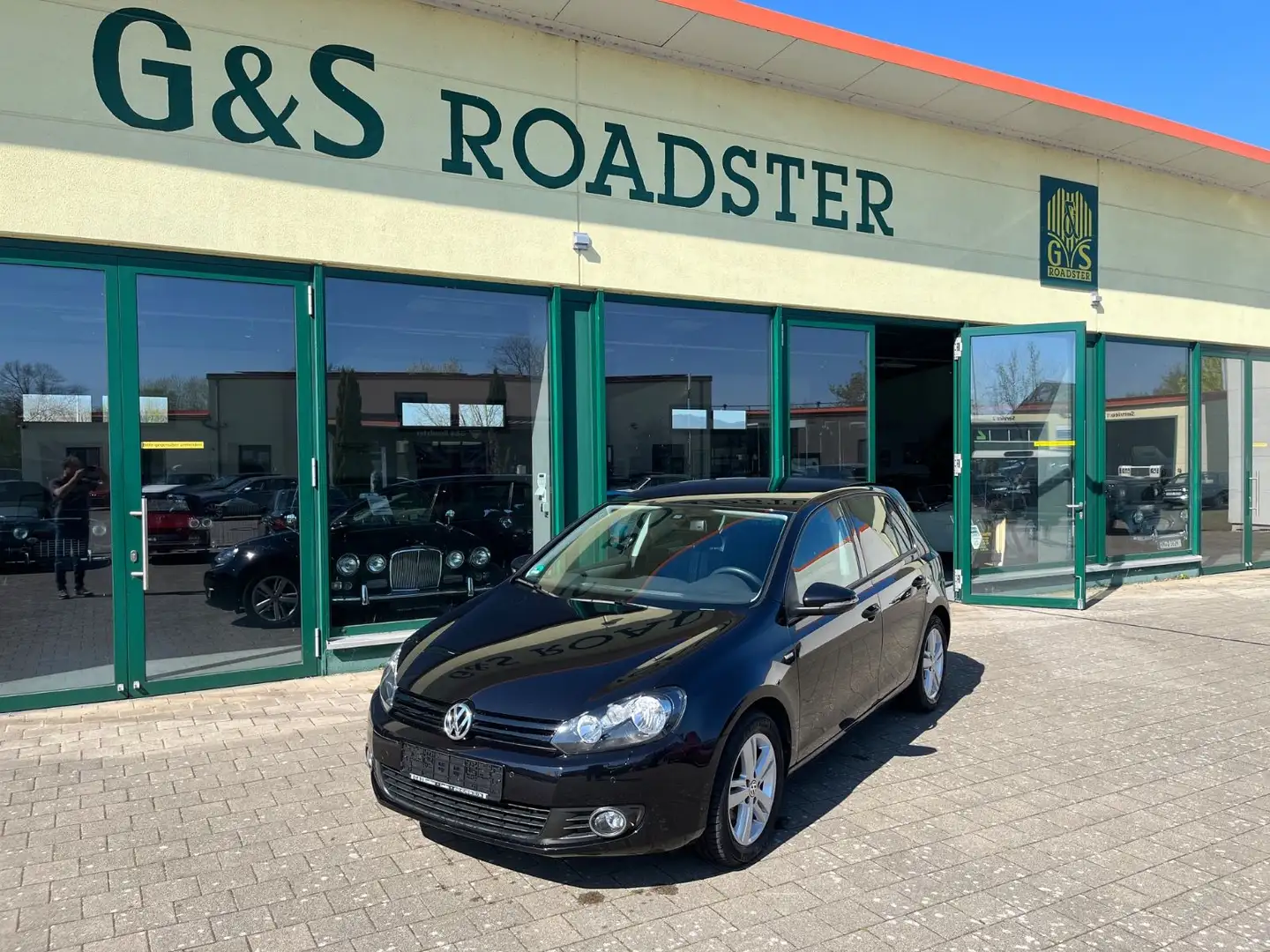 Volkswagen Golf 1.2 TSI MATCH Klima TÜV neu 1. Hand Negro - 1