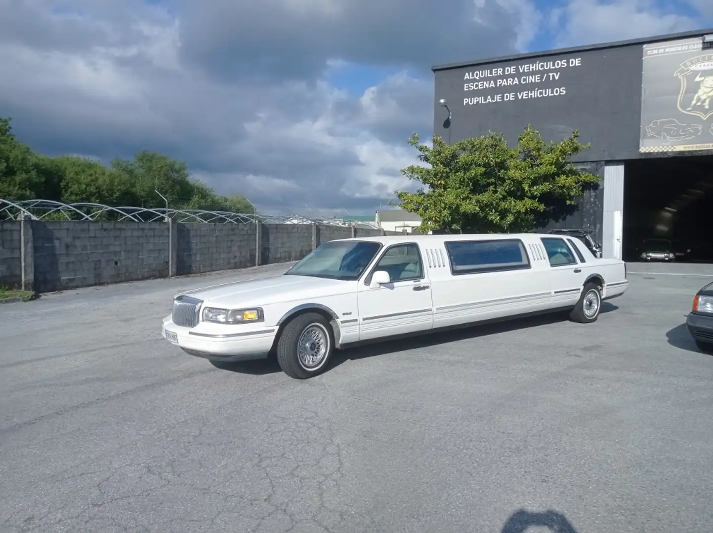 Lincoln Town Car Limousine Weiß - 1