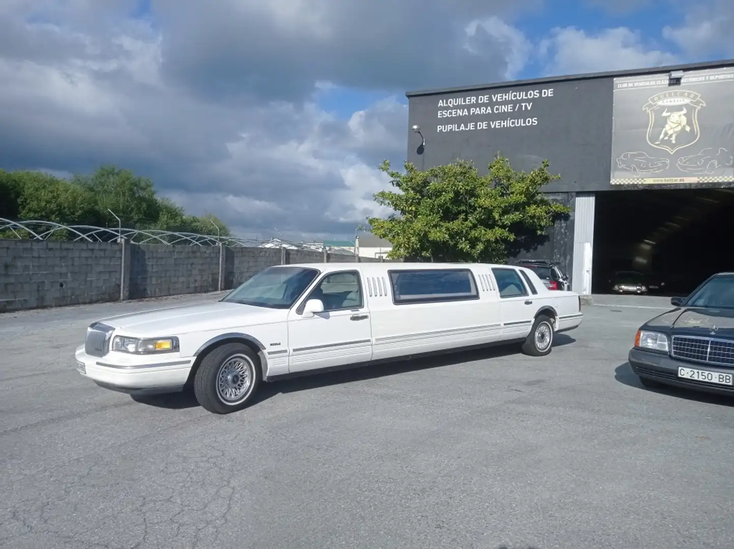 Lincoln Town Car Limousine Weiß - 2