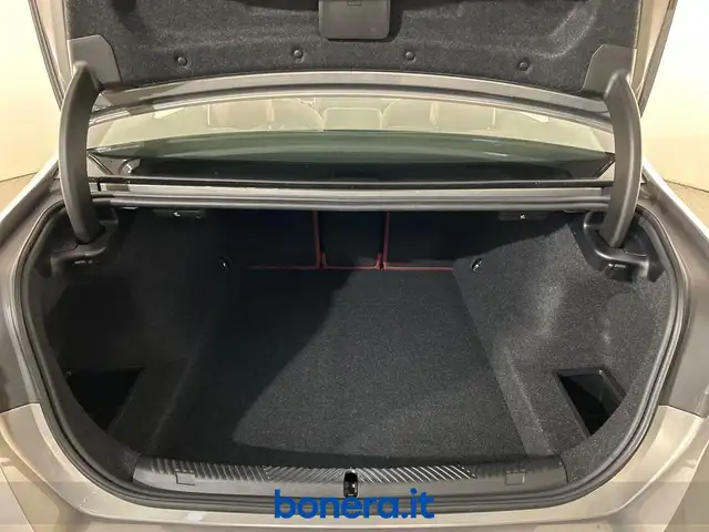 BMW 5 Series view 13