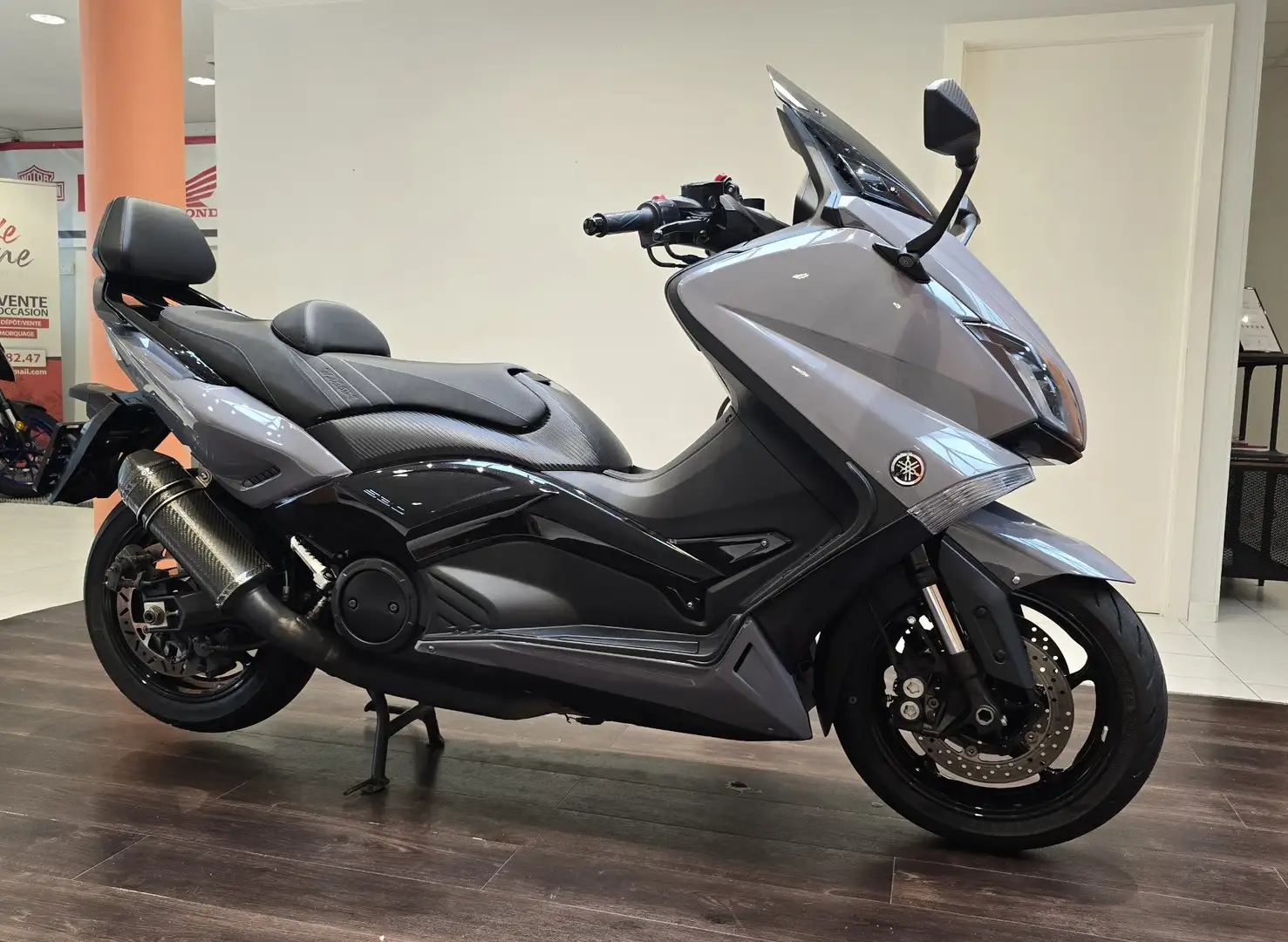 Yamaha TMAX 530 Luxmax Gris - 2