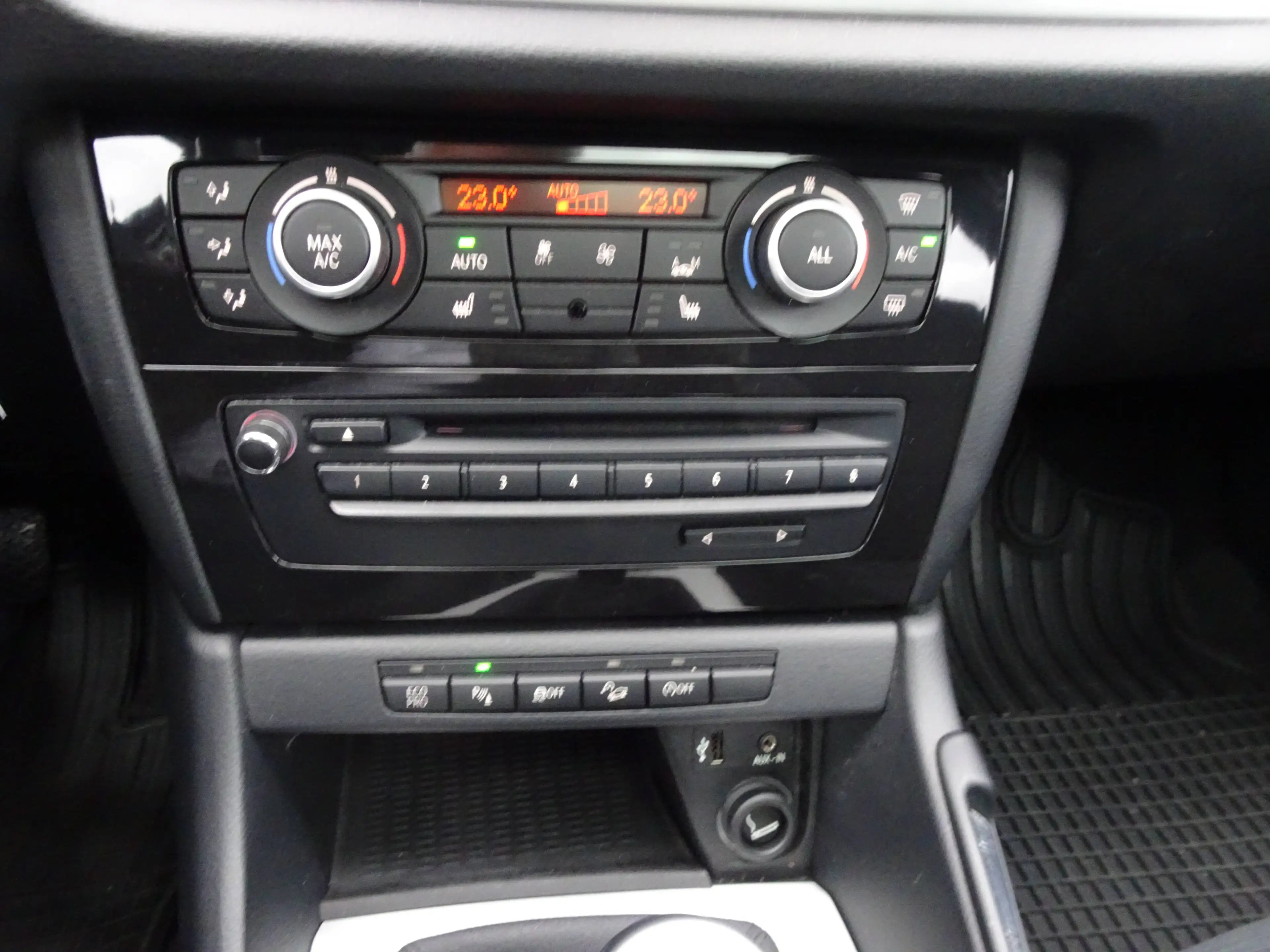 BMW X1 xDrive 18 d Xen Pano Memorysitze Navi — photo 15