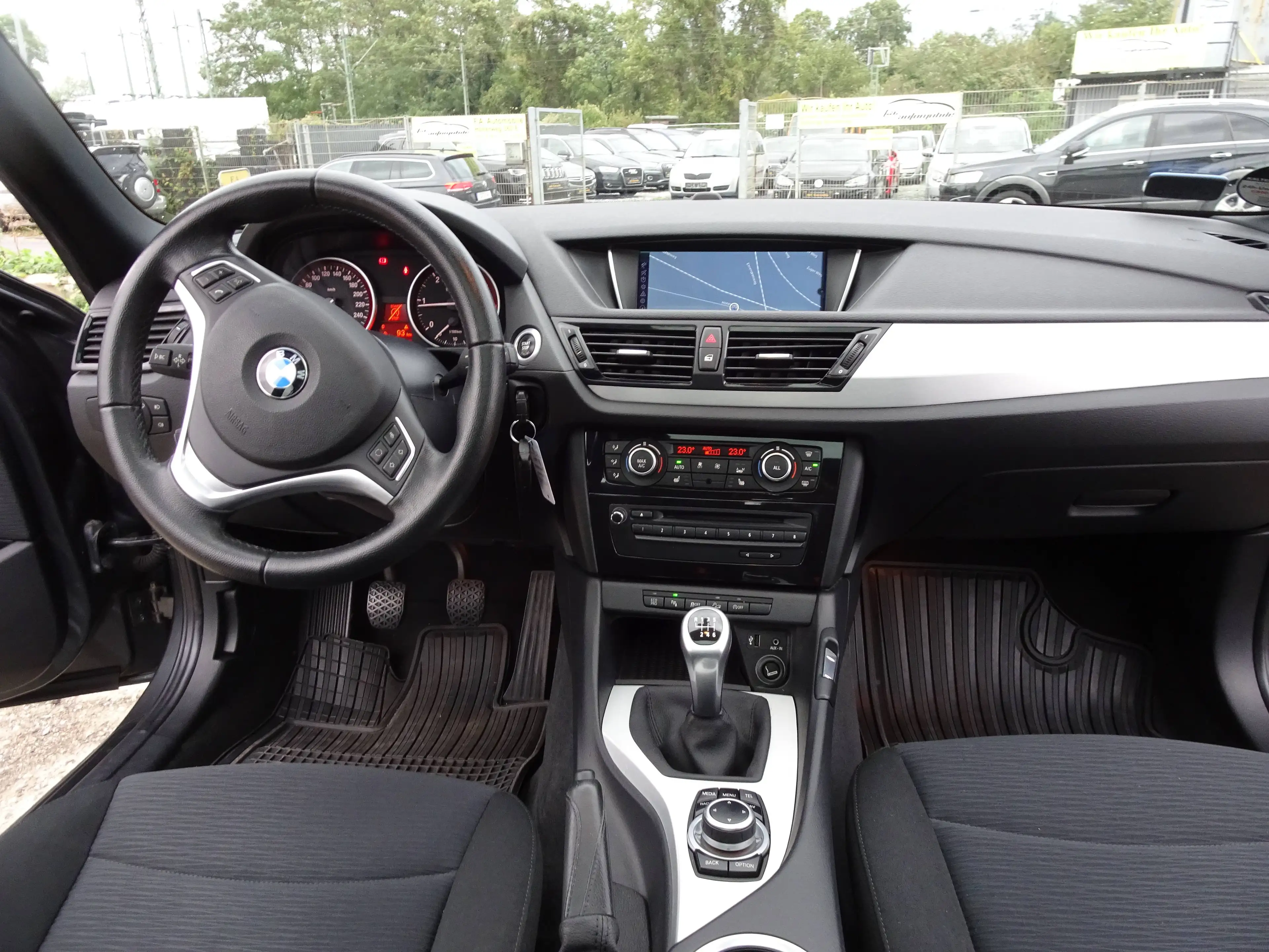 BMW X1 xDrive 18 d Xen Pano Memorysitze Navi — photo 12