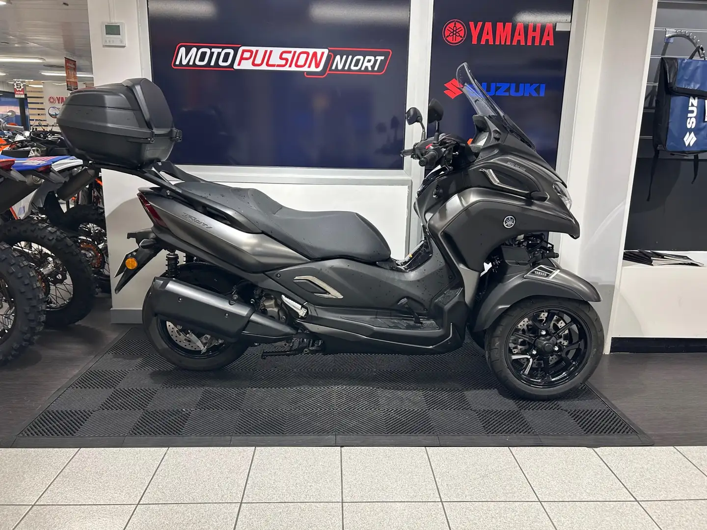 Yamaha TriCity Grau - 2