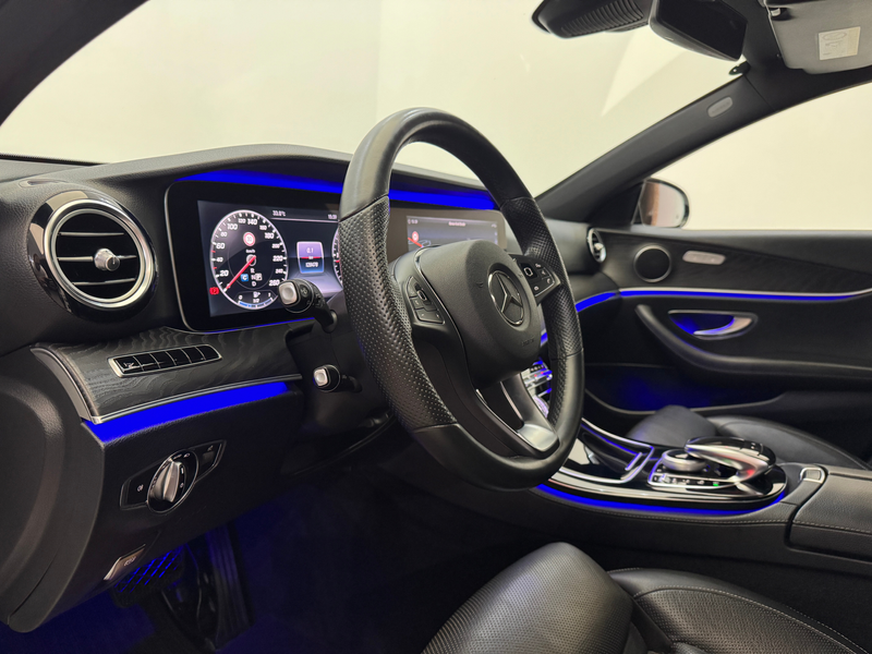 Mercedes-Benz E 220 d T-Modell // AMG LINE // WIDESCREEN // HEAD-UP // — photo 14
