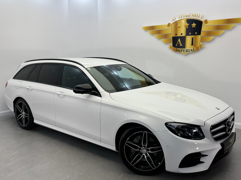 Mercedes-Benz E 220 d T-Modell // AMG LINE // WIDESCREEN // HEAD-UP //