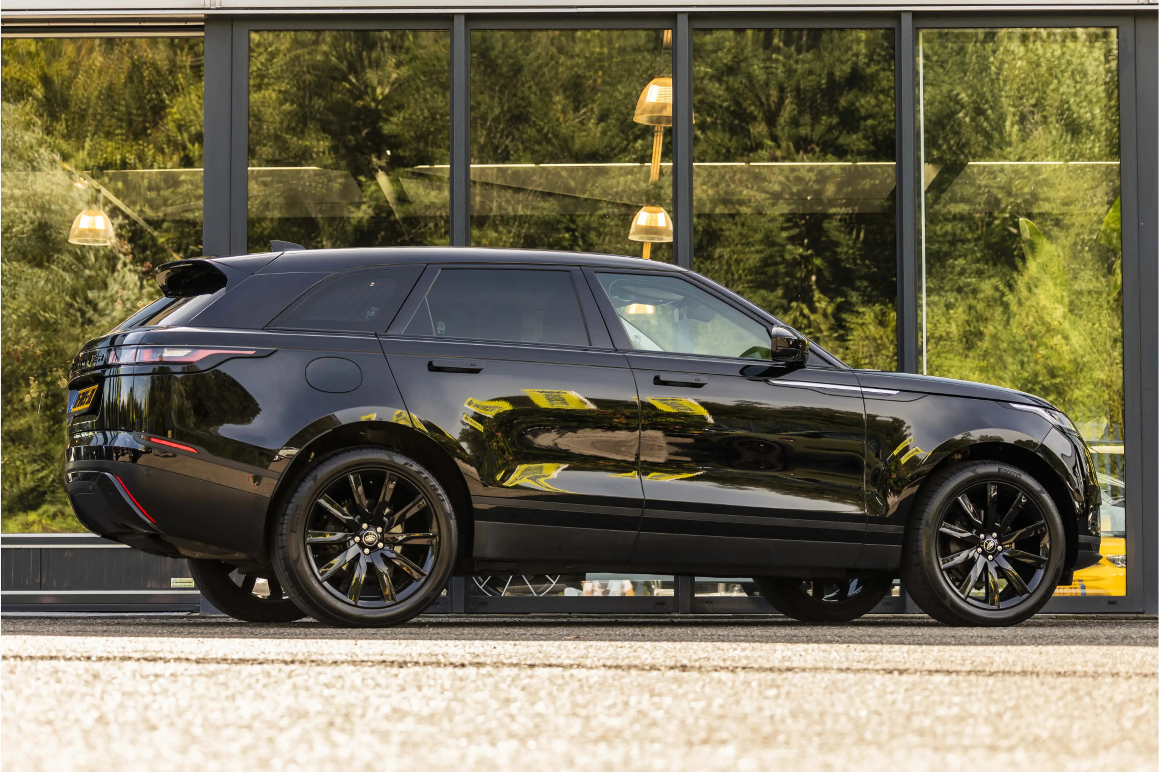 Land Rover Range Rover Velar 2.0 P250 Turbo AWD SE Wordt verwacht! — photo 9