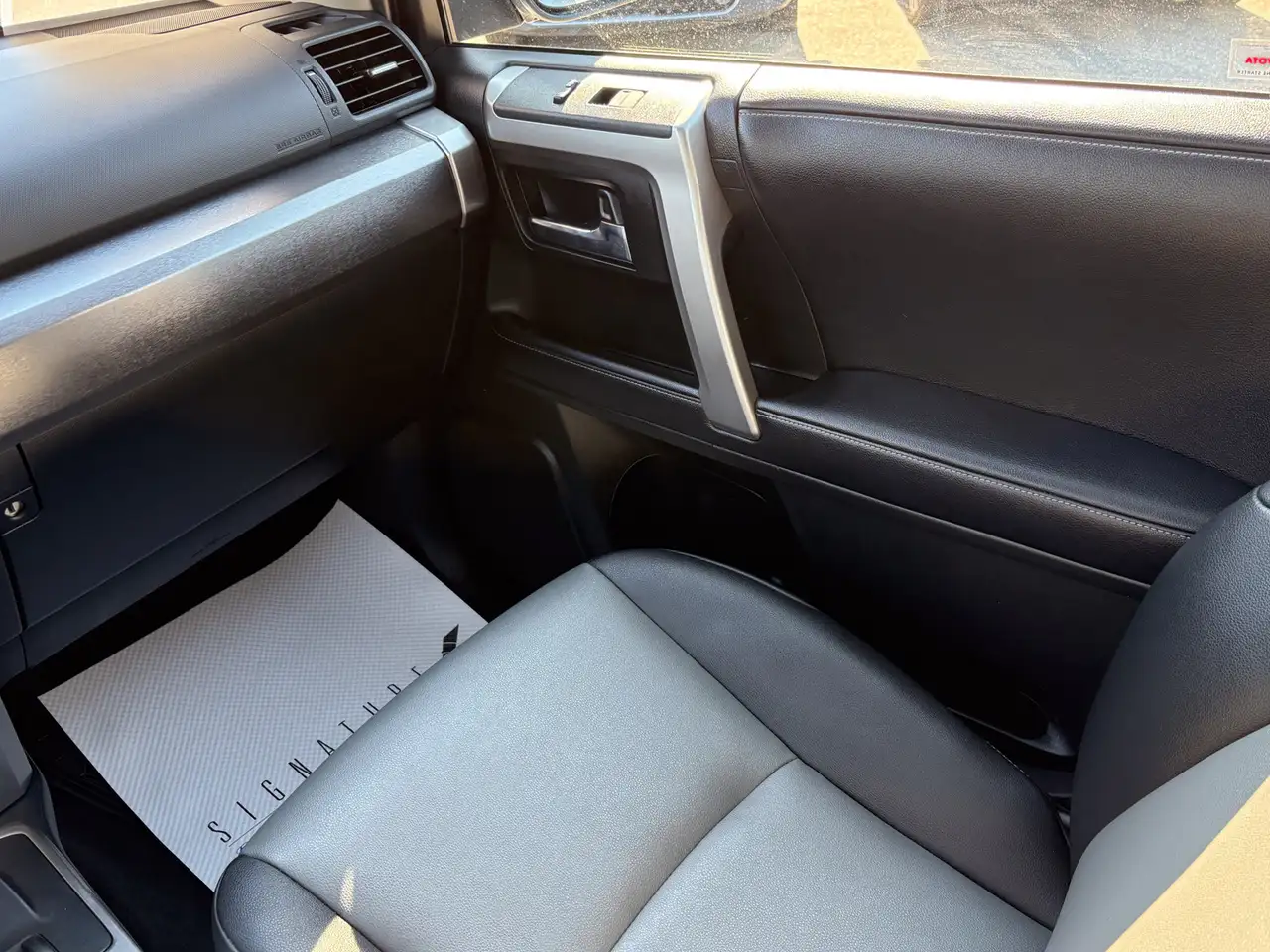 Toyota 4-Runner снимка Toyota 4-Runner
