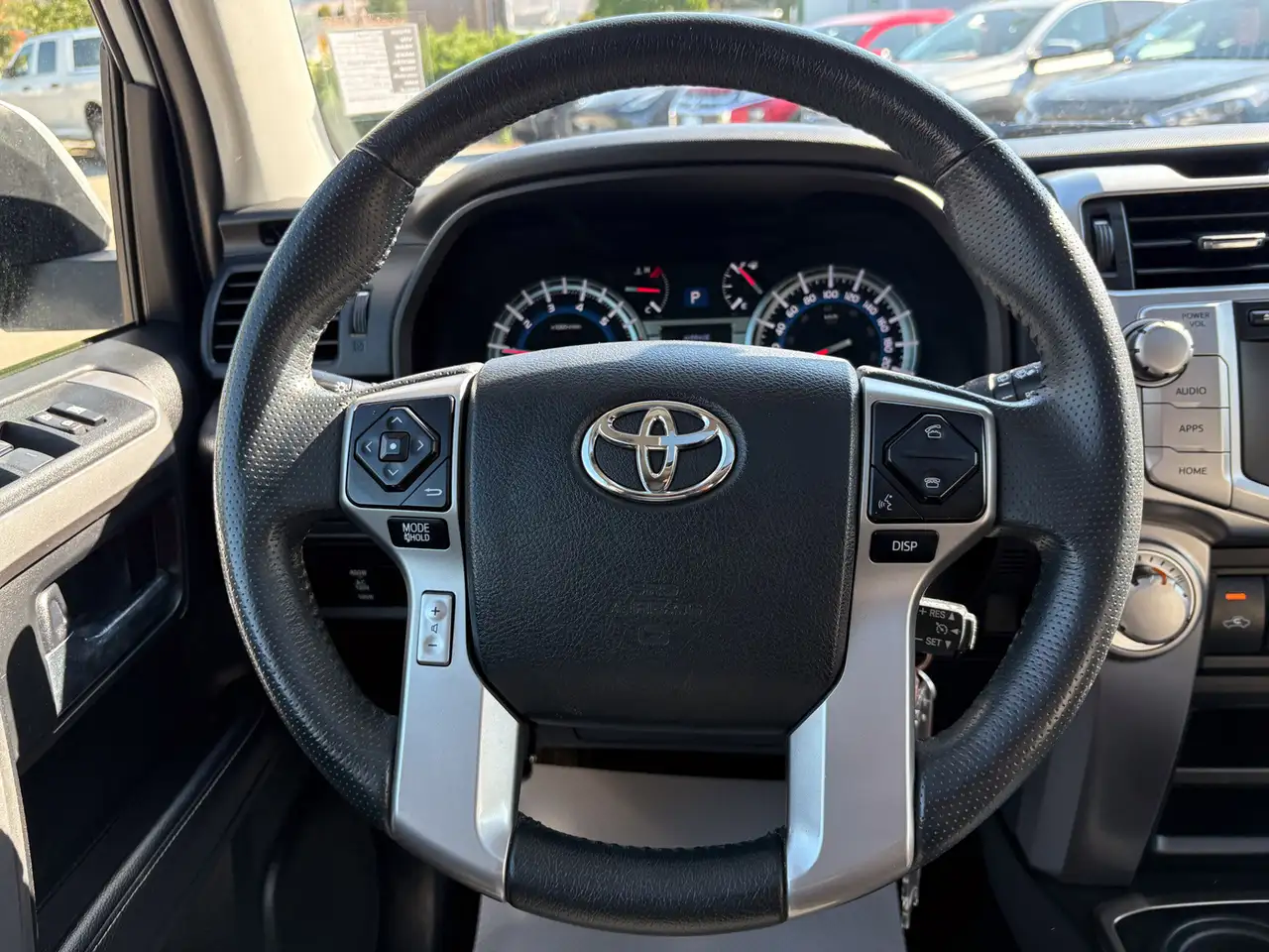 Toyota 4-Runner снимка Toyota 4-Runner