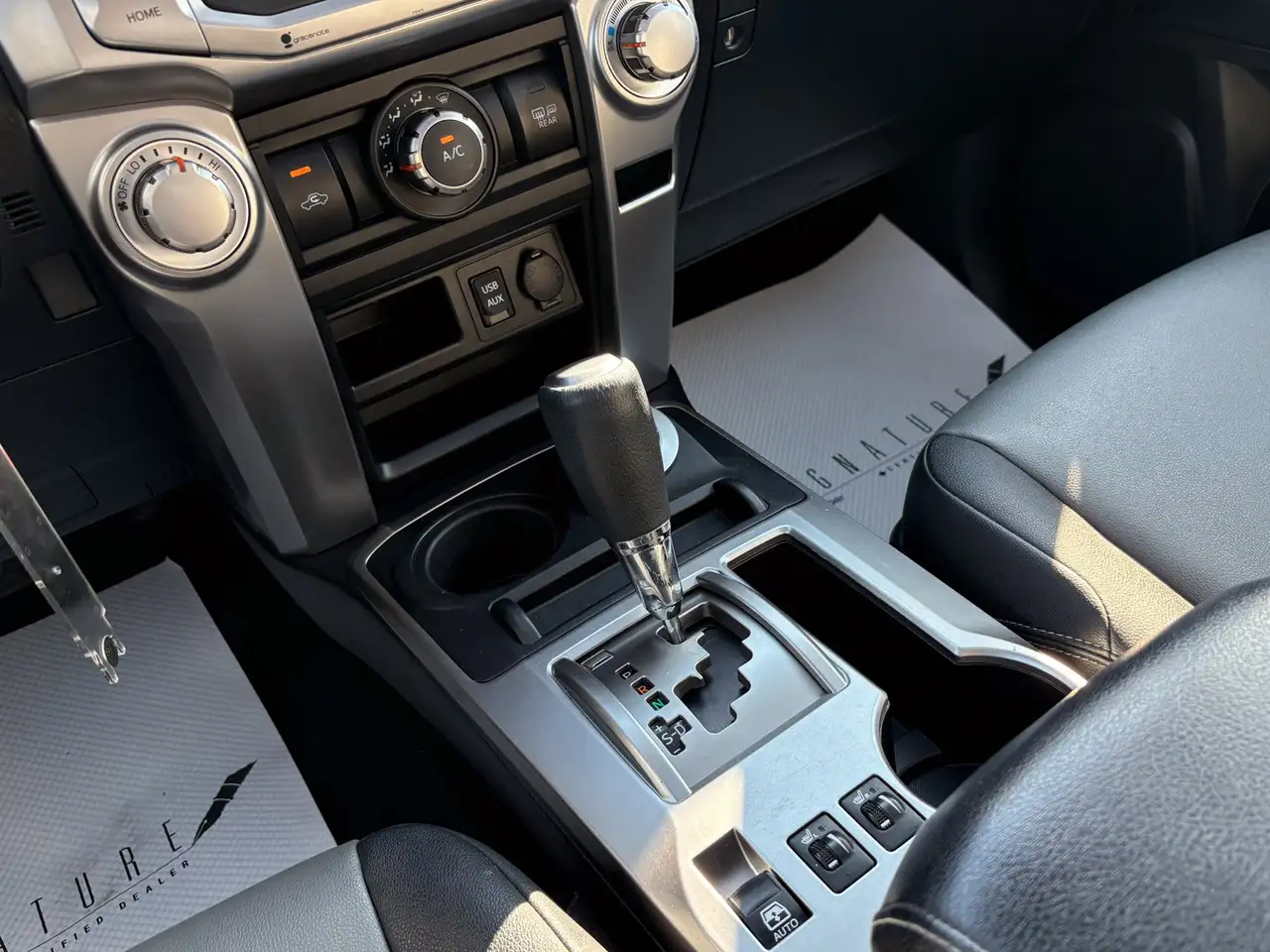 Toyota 4-Runner снимка Toyota 4-Runner