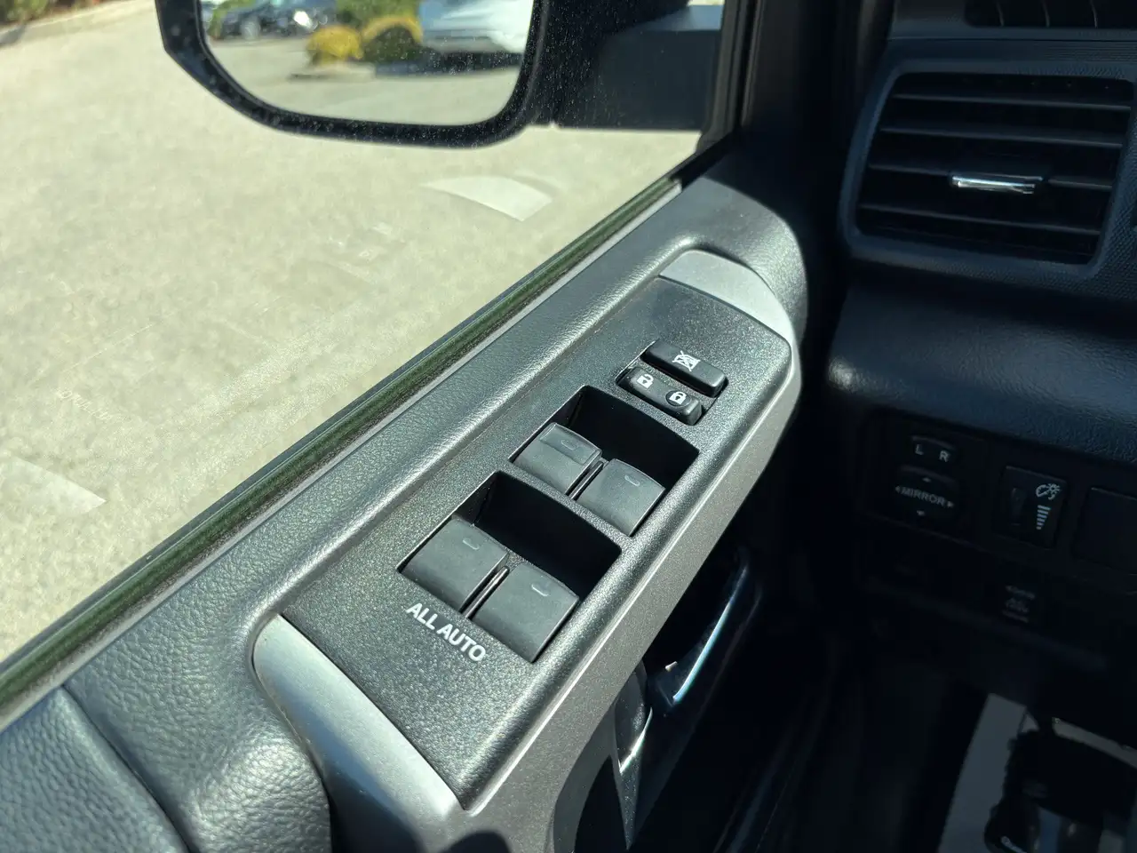 Toyota 4-Runner снимка Toyota 4-Runner