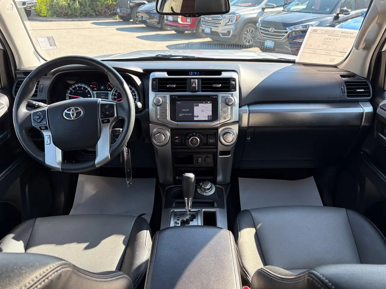 Toyota 4-Runner снимка Toyota 4-Runner