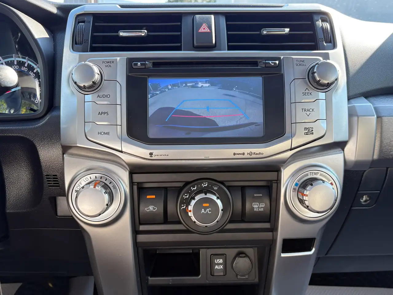 Toyota 4-Runner снимка Toyota 4-Runner