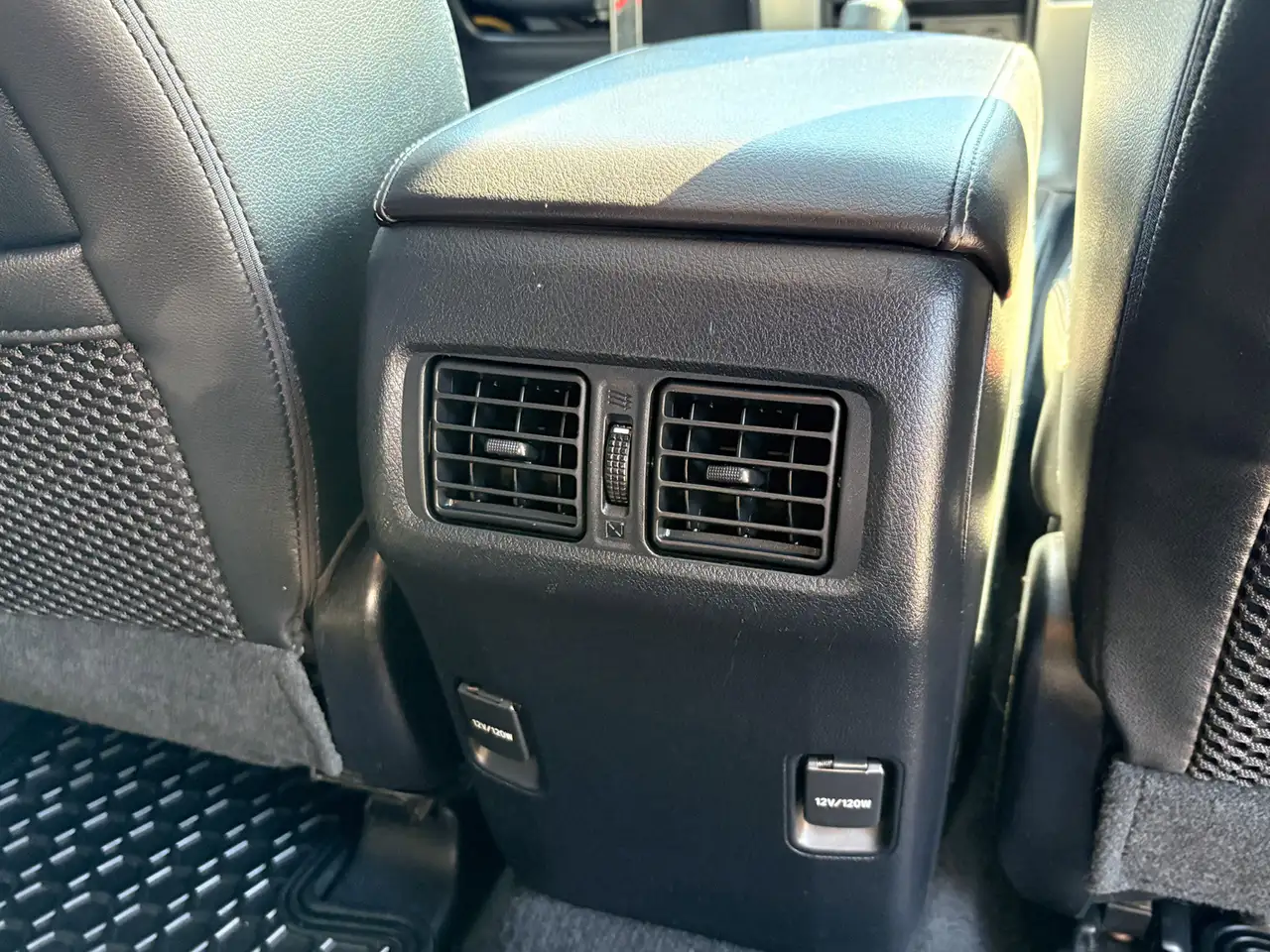 Toyota 4-Runner снимка Toyota 4-Runner