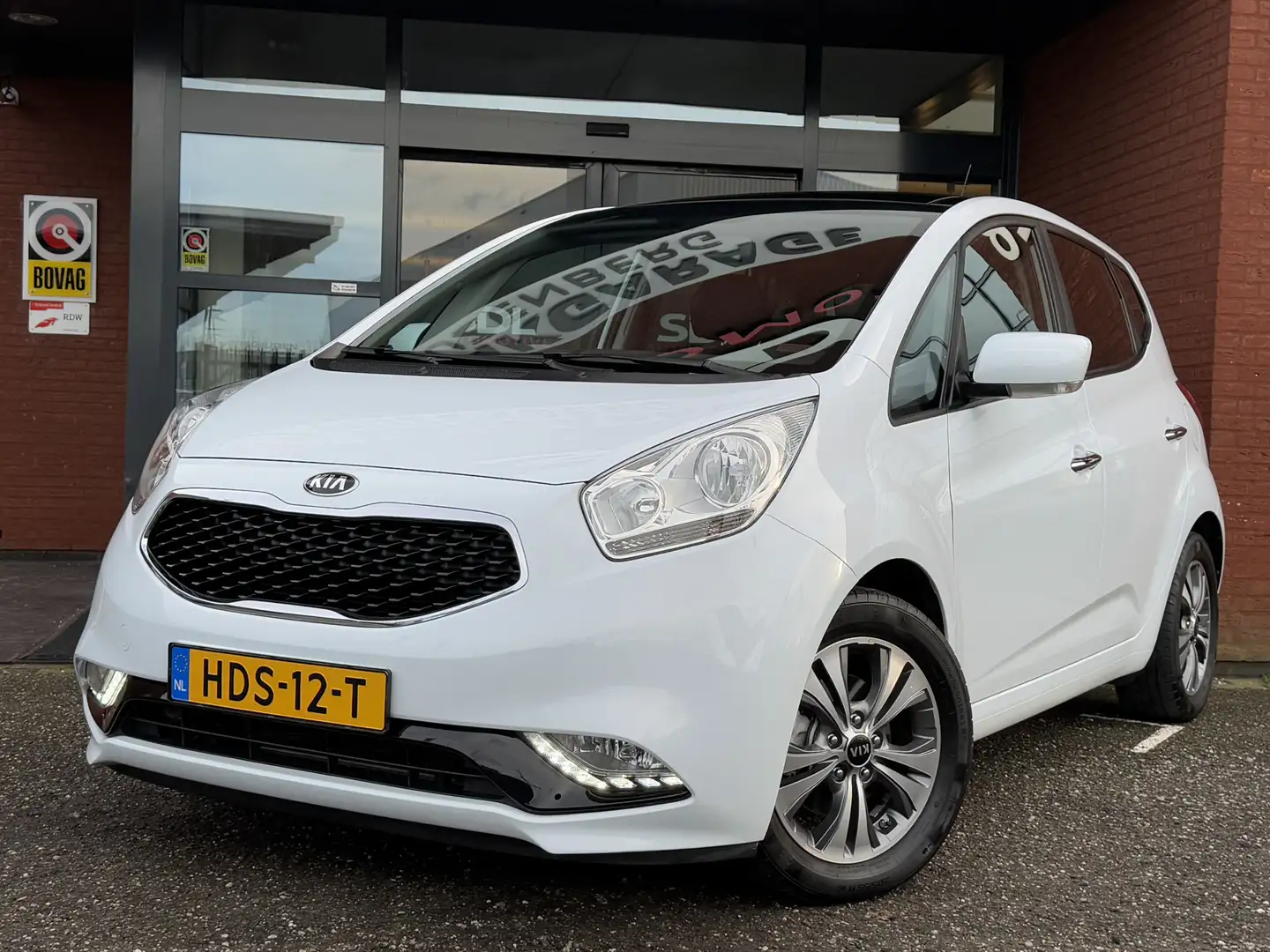 Kia Venga 1.6 CVVT ExecutiveLine //PANO// KEYLESS // STOEL+S Blanc - 2