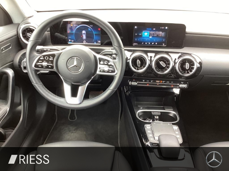 Mercedes-Benz CLA 180 d Shooting Brake ACC AUT Kam. KlimaA LED — photo 13