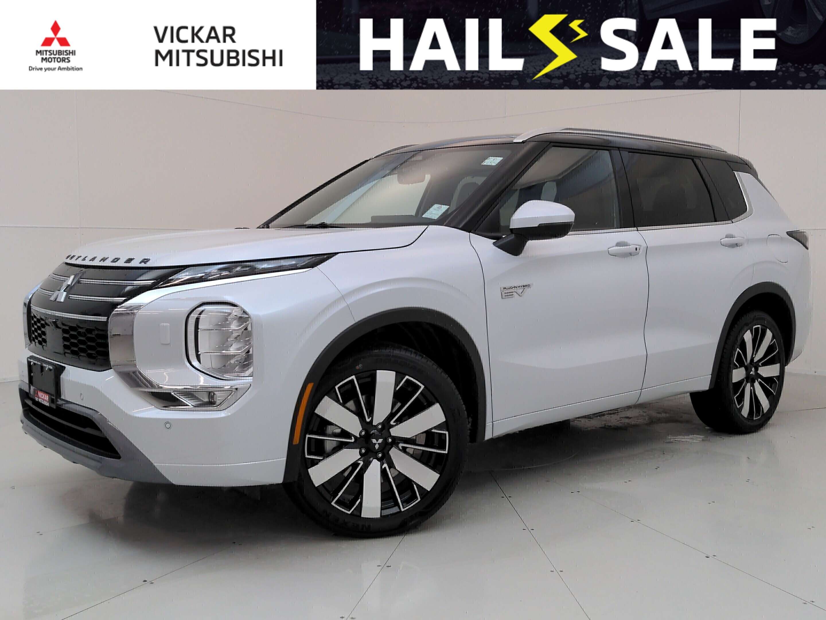 White 2026 Mitsubishi Outlander Hybrid Plug-in SUV / Crossover 1-Speed Automatic