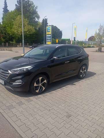 Hyundai TUCSON 2.0 CRDi 2WD Trend