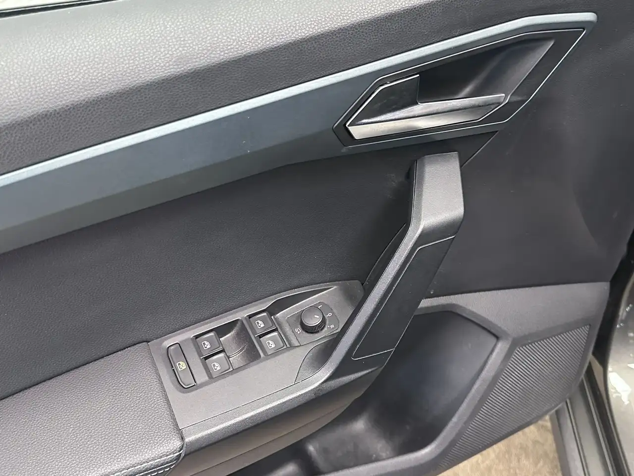 SEAT Arona 1.0 TSI*AUT*CARPLAY*CAMERA*ALCANTARA*, миниатюра 18