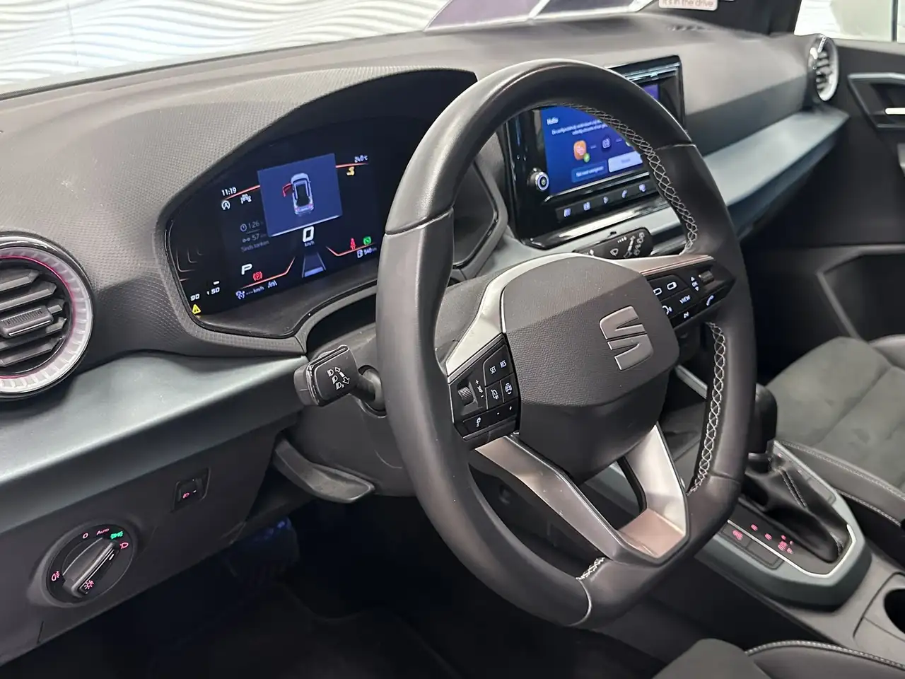 SEAT Arona 1.0 TSI*AUT*CARPLAY*CAMERA*ALCANTARA*, миниатюра 20