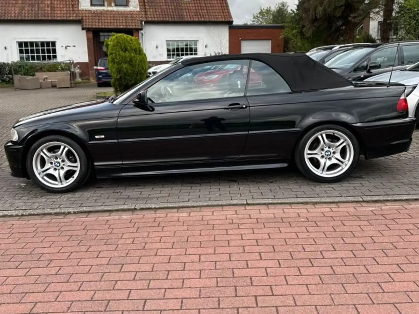 BMW 318 Ci Cabrio*Orig M-Paket*2.Hd*Leder*E-Verdeck* Schwarz - 1