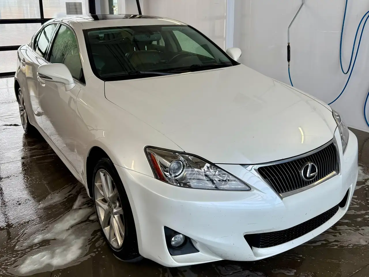 Lexus IS снимка Lexus IS