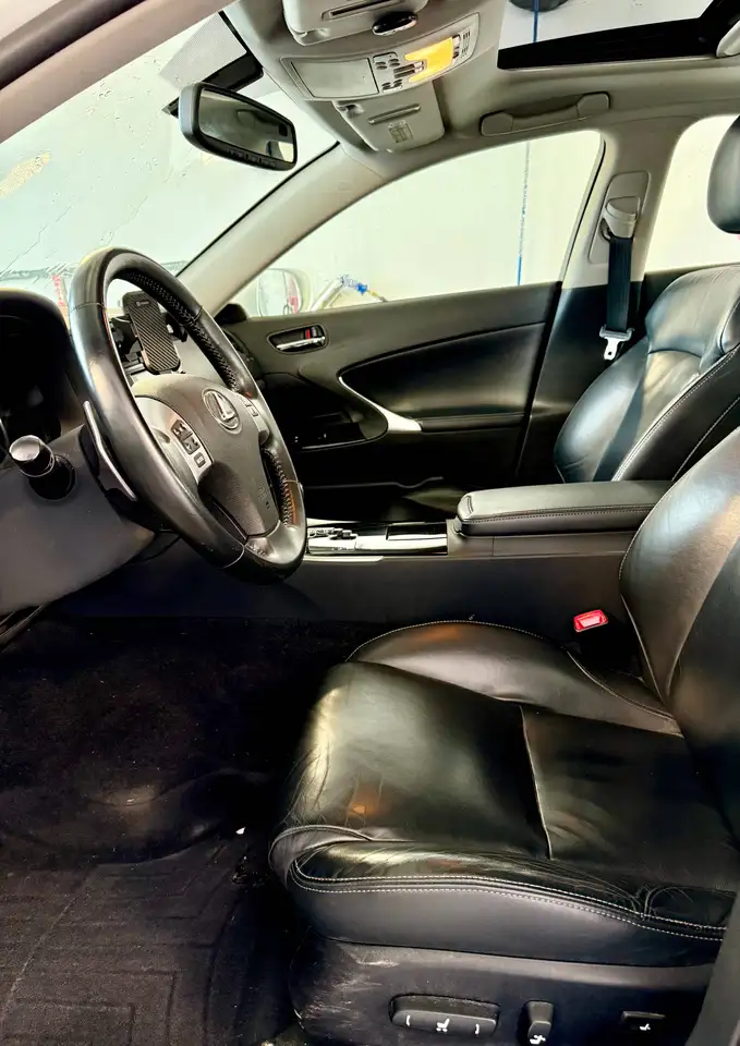 Lexus IS снимка Lexus IS